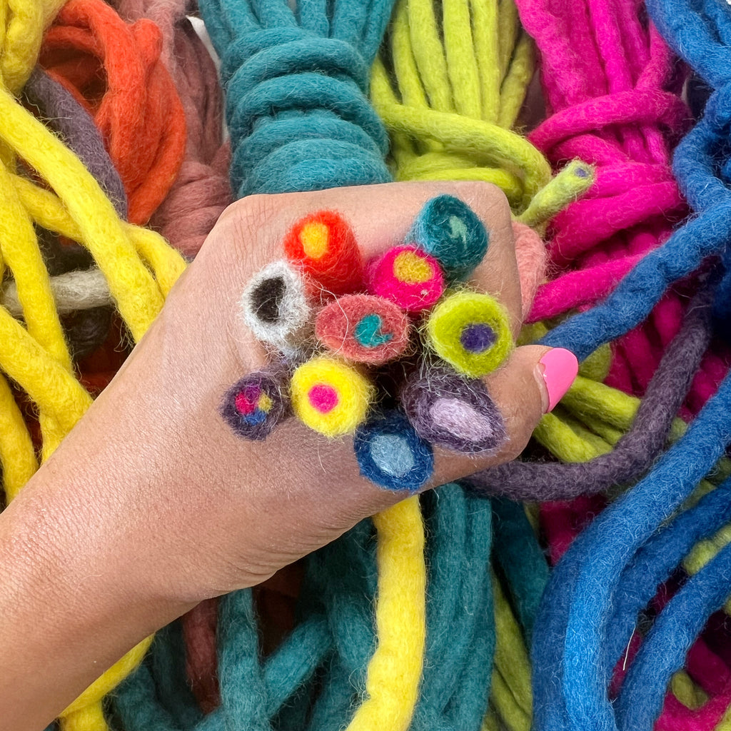 Color Burst Felted Wool (+25 colors)